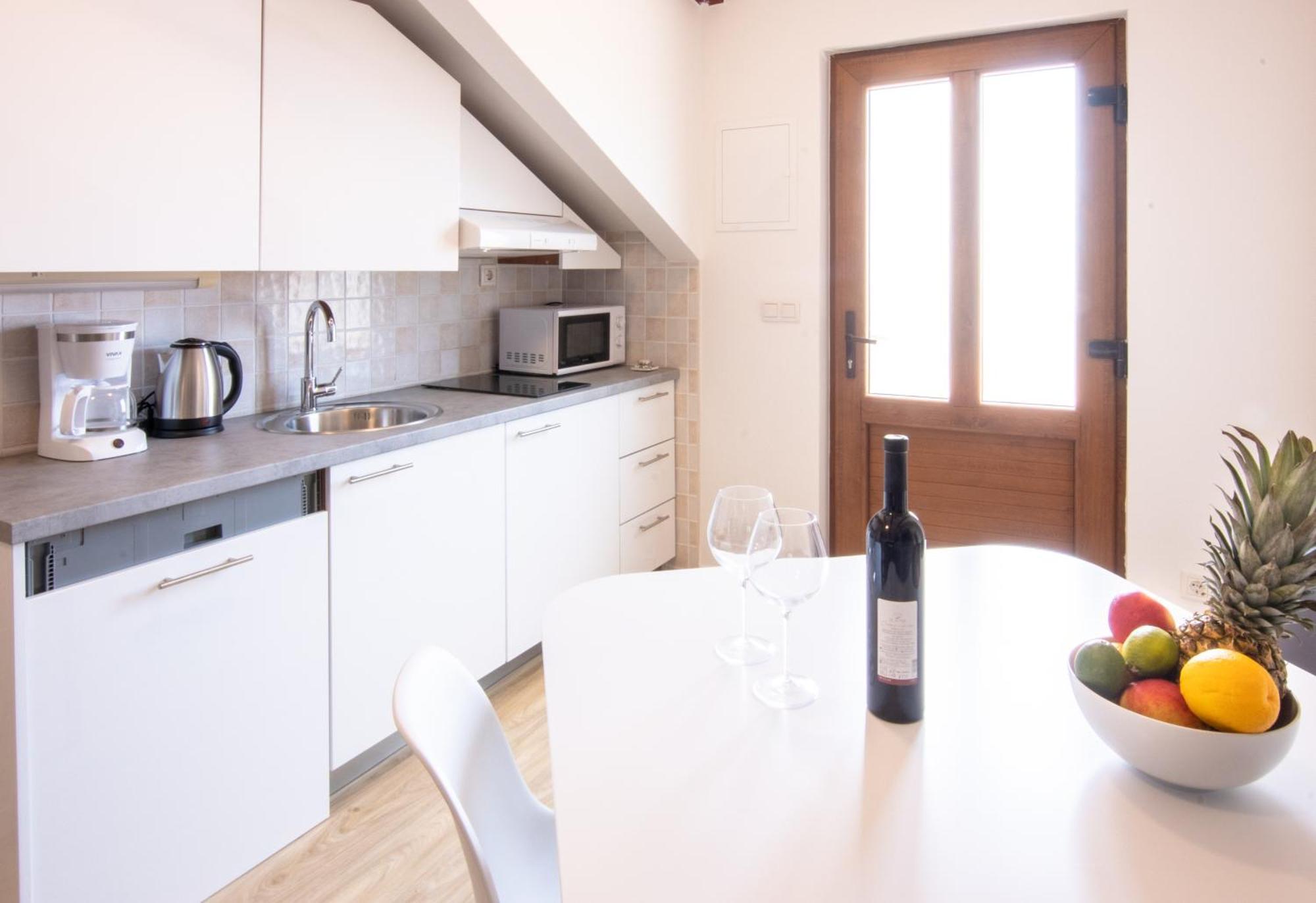 Bed & Breakfast Portun In The Center Baška Voda Екстериор снимка